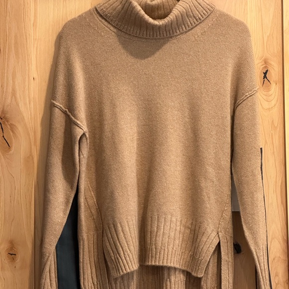 Brochu Walker BW-Yumi camel cashmere turtleneck - Picture 3 of 7